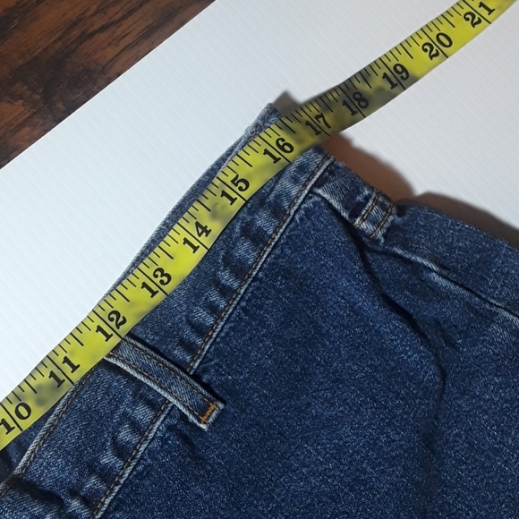 Calvin Klein Side vent Hipster jean short no offer - Picture 13 of 16